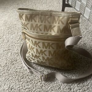 Michael Kors Crossbody.